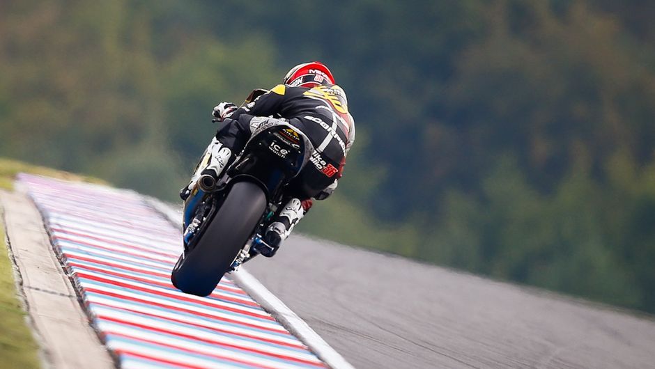 J&aacute; na Moto2, a vit&oacute;ria ficou com o finland&ecirc;s Mika Kallio | <a href="https://beta-develop.quatrorodas.abril.com.br/moto/noticias/motogp-marquez-vence-mais-751228.shtml" rel="migration">Leia mais</a>