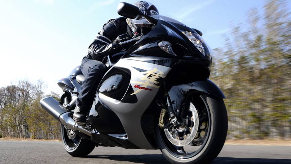 Hayabusa com ABS custará R$ 59.900,00 | <a href="https://beta-develop.quatrorodas.abril.com.br/moto/noticias/suzuki-hayabusa-2013-chega-ao-brasil-abs-751353.shtml" rel="migration">Leia mais</a>