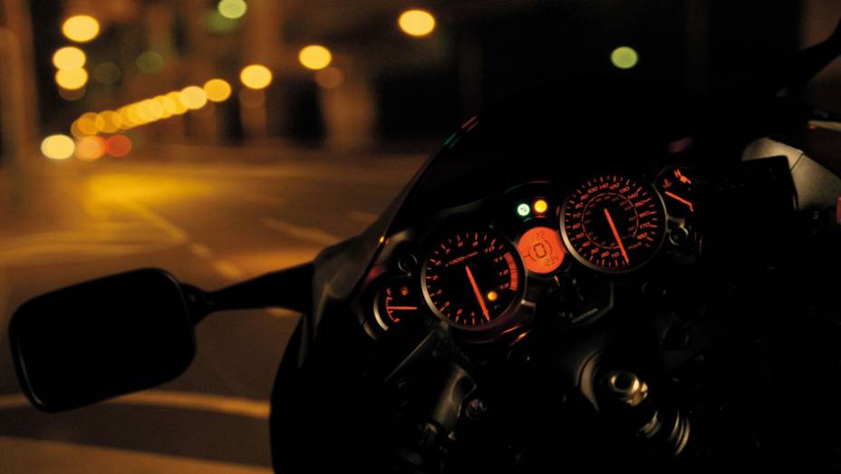 Os freios ABS eram aguardados h&aacute; muito tempo | <a href="https://beta-develop.quatrorodas.abril.com.br/moto/noticias/suzuki-hayabusa-2013-chega-ao-brasil-abs-751353.shtml" rel="migration">Leia mais</a>