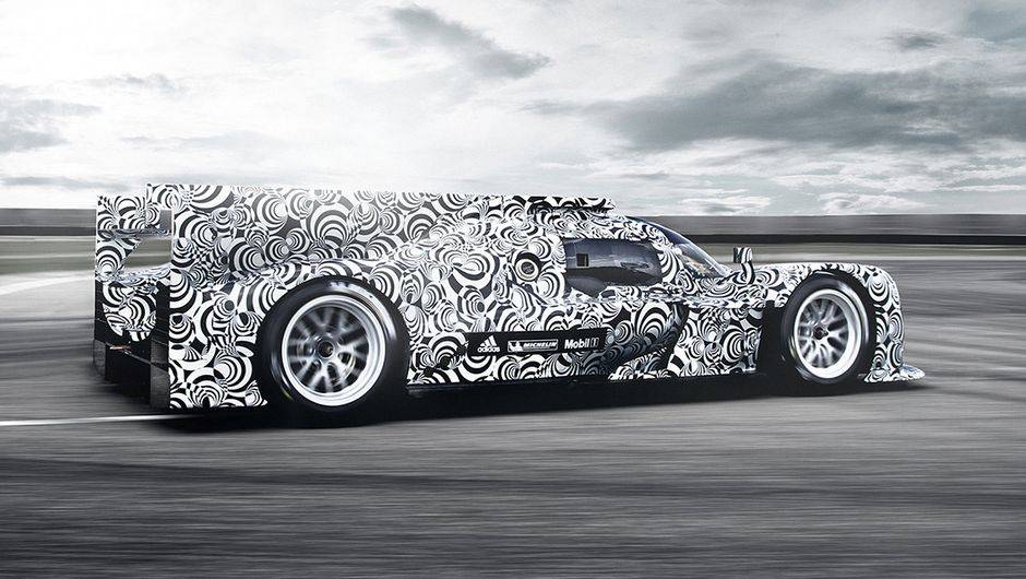 O australiano Mark Webber ser&aacute; um dos pilotos | <a href="https://beta-develop.quatrorodas.abril.com.br/noticias/fabricantes/porsche-revela-imagens-seu-lmp1-751419.shtml" rel="migration">Leia mais</a>