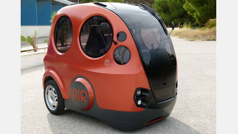 Ar comprimido - A francesa MDI se especializou em microcarros movidos a ar comprimido. Sem emitir poluentes, seu novo AIRpod leva tr&ecirc;s pessoas e chega a 70 km/h.
