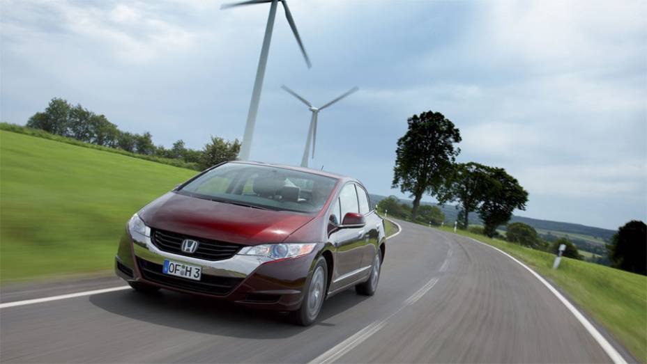 Hidrog&ecirc;nio - O Honda FCX Clarity, de 2010, foi criado exclusivamente para uma c&eacute;lula de combust&iacute;vel produzir eletricidade motriz a partir de hidrog&ecirc;nio.