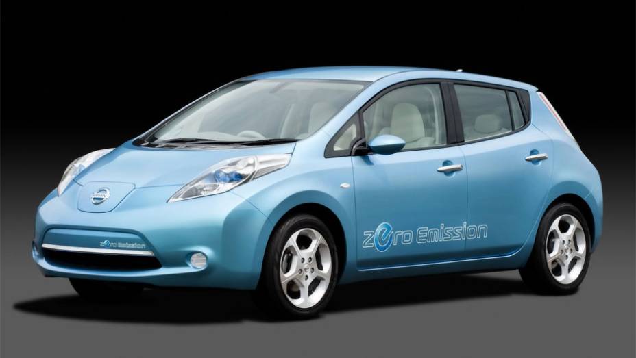 Eletricidade - A propuls&atilde;o 100% el&eacute;trica data do fim do s&eacute;culo XIX, mas ganha for&ccedil;a desde os anos 90. At&eacute; os grandes fabricantes est&atilde;o apostando, como no Leaf da Nissan.