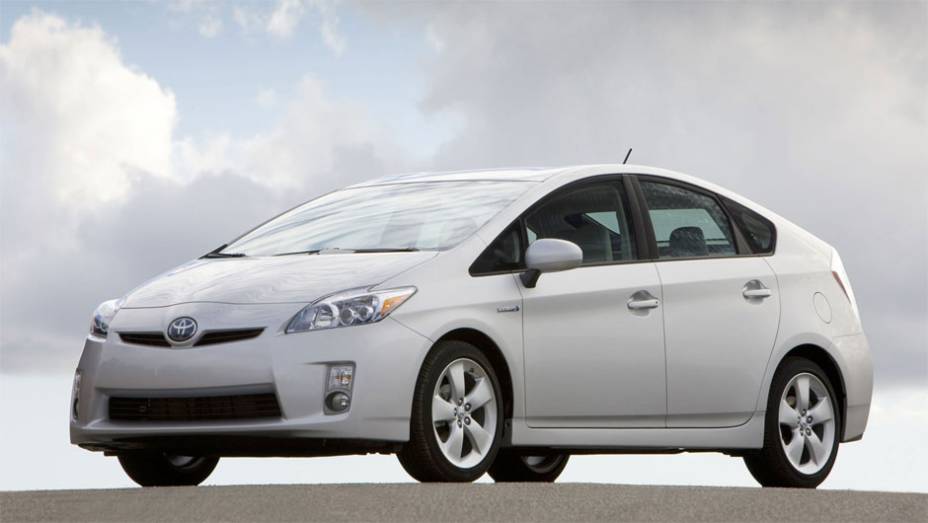 H&iacute;brido - Com o sucesso do Toyota Prius, j&aacute; na sua terceira gera&ccedil;&atilde;o, essa tecnologia conta com eletricidade e/ou gasolina para mover o carro e &eacute; a que mais se difunde.