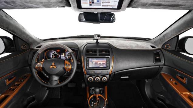 ...cabine com revestimento em couro de dois tons e suporte para iPad logo acima do retrovisor interno | <a href="https://beta-develop.quatrorodas.abril.com.br/noticias/fabricantes/mitsubishi-mostra-outlander-summer-winter-editions-751676.shtml" rel="migration">Leia mais</a> ...cabine com revestimento em couro de dois tons e suporte para iPad logo acima do retrovisor interno | <a href="https://beta-develop.quatrorodas.abril.com.br/noticias/fabricantes/mitsubishi-mostra-outlander-summer-winter-editions-751676.shtml" rel="migration">Leia mais</a>