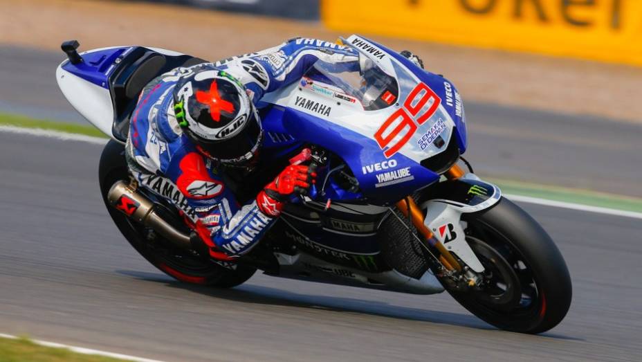 Jorge Lorenzo (Yamaha Factory Racing) liderou os treinos de sexta-feira em Silverstone | <a href="https://beta-develop.quatrorodas.abril.com.br/moto/noticias/motogp-lorenzo-lidera-sexta-feira-751904.shtml" rel="migration">Leia mais</a>