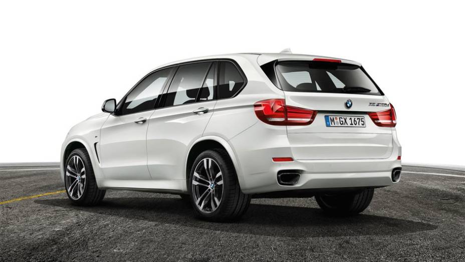 Tendo em conta este é um modelo de desempenho da divisão Motorsport, o X5 M50d está equipado com suspensão adaptativa | <a href="https://beta-develop.quatrorodas.abril.com.br/noticias/fabricantes/bmw-lanca-x5-m50d-2014-752000.shtml" rel="migration">Leia mais</a>