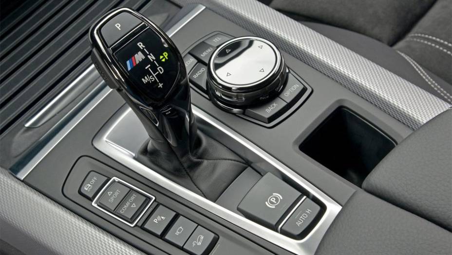 BMW X5 M50 est&aacute; equipado com c&acirc;mbio autom&aacute;tico de oito velocidades | <a href="https://beta-develop.quatrorodas.abril.com.br/noticias/fabricantes/bmw-lanca-x5-m50d-2014-752000.shtml" rel="migration">Leia mais</a>