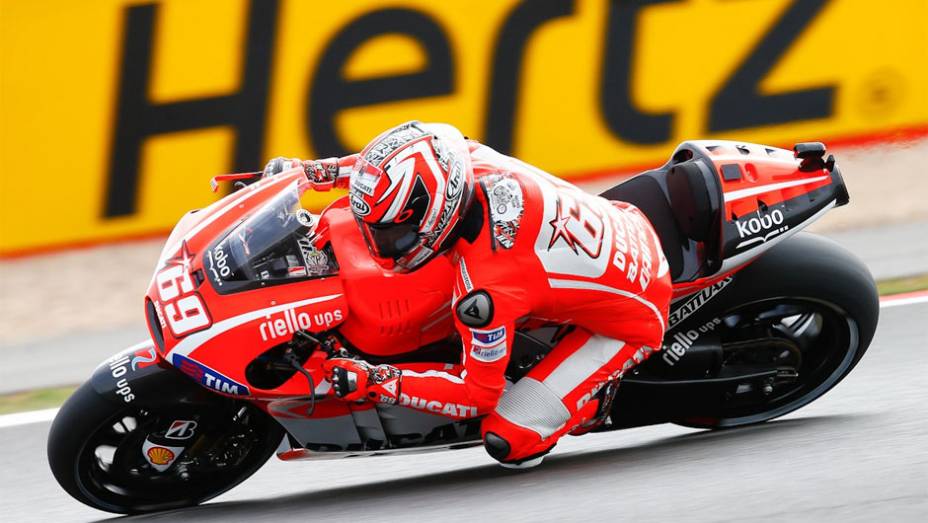 Nicky Hayden levou a Ducati ao oitavo lugar | <a href="https://beta-develop.quatrorodas.abril.com.br/moto/noticias/motogp-lorenzo-bate-marquez-silverstone-752002.shtml" rel="migration">Leia mais</a>