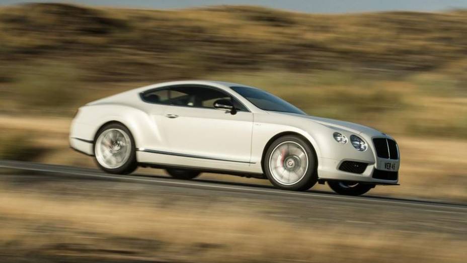 Trata-se de uma variante equipada com o mesmo motor 4.0 V8, mas configurada para render 21 cavalos a mais de potência | <a href="https://beta-develop.quatrorodas.abril.com.br/saloes/frankfurt/2013/bentley-continental-gt-v8-s-752161.shtml" rel="migration">Leia mais</a>