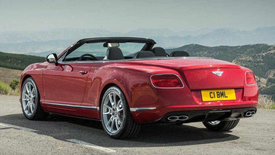 J&aacute; as emiss&otilde;es de CO2 est&atilde;o cotadas, respectivamente, em 246 g/km e 252 g/km | <a href="https://beta-develop.quatrorodas.abril.com.br/saloes/frankfurt/2013/bentley-continental-gt-v8-s-752161.shtml" rel="migration">Leia mais</a>