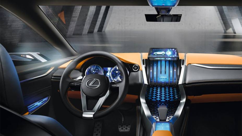 A cabine &eacute; agressiva e ao mesmo tempo estilizada | <a href="https://beta-develop.quatrorodas.abril.com.br/saloes/frankfurt/2013/lexus-lf-nx-752303.shtml" rel="migration">Leia mais</a>
