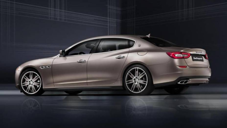 A proposta do modelo é explorar novas possibilidades de esquemas de cores e tecidos para revestimento | <a href="https://beta-develop.quatrorodas.abril.com.br/saloes/frankfurt/2013/maserati-quattroporte-ermenegildo-zegna-concept-752311.shtml" rel="migration">Leia mais</a> A proposta do modelo é explorar novas possibilidades de esquemas de cores e tecidos para revestimento | <a href="https://beta-develop.quatrorodas.abril.com.br/saloes/frankfurt/2013/maserati-quattroporte-ermenegildo-zegna-concept-752311.shtml" rel="migration">Leia mais</a>
