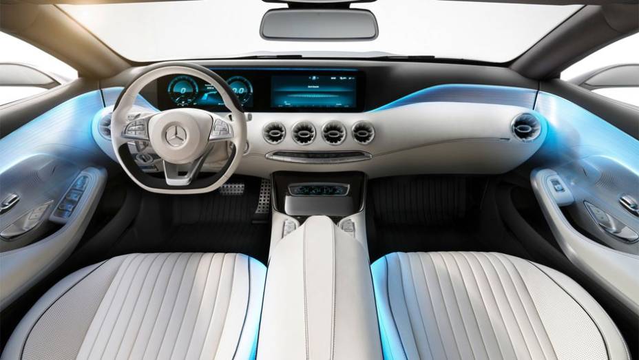 Detalhe do interior do Classe S Coupé | <a href="https://beta-develop.quatrorodas.abril.com.br/saloes/frankfurt/2013/mercedes-benz-classe-s-coupe-753066.shtml" rel="migration">Leia mais</a>