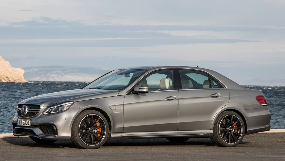 Renovado, o modelo tem como uma das principais altera&ccedil;&otilde;es o aumento da pot&ecirc;ncia oferecida pelo motor 5.5 V8 turbo: de 525 para 557 cavalos | <a href="https://beta-develop.quatrorodas.abril.com.br/noticias/fabricantes/mercedes-traz-e63-amg-4matic-ao-brasil-754476.shtml" rel="migration"></a>