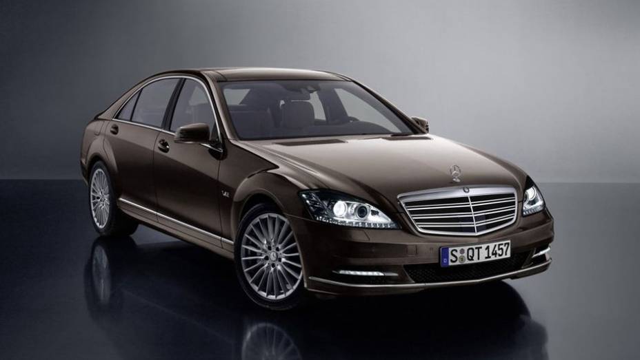 10. Mercedes-Benz Classe S - 163 | <a href="https://beta-develop.quatrorodas.abril.com.br/noticias/mercado/eua-marcas-luxo-mercedes-classe-c-mais-roubado-755257.shtml" rel="migration">Leia mais</a>