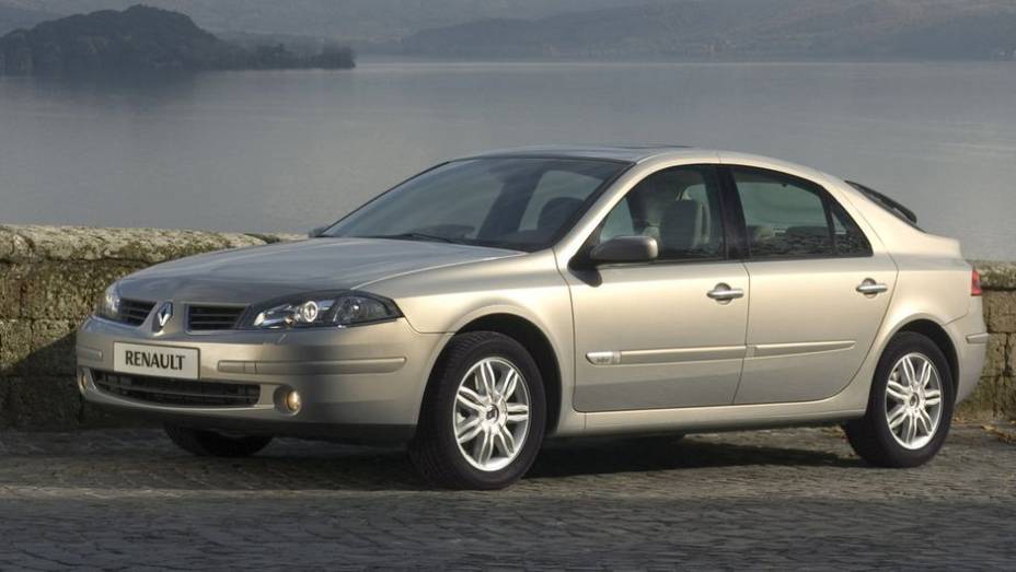 8º - Renault Laguna - US$ 4.826 por unidade | <a href="https://beta-develop.quatrorodas.abril.com.br/noticias/mercado/estudo-vw-tem-prejuizo-us-6-27-milhoes-cada-bugatti-veyron-755638.shtml" rel="migration">Leia mais</a>