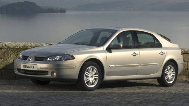 8º - Renault Laguna - US$ 4.826 por unidade | <a href="https://beta-develop.quatrorodas.abril.com.br/noticias/mercado/estudo-vw-tem-prejuizo-us-6-27-milhoes-cada-bugatti-veyron-755638.shtml" rel="migration">Leia mais</a> 8º - Renault Laguna - US$ 4.826 por unidade | <a href="https://beta-develop.quatrorodas.abril.com.br/noticias/mercado/estudo-vw-tem-prejuizo-us-6-27-milhoes-cada-bugatti-veyron-755638.shtml" rel="migration">Leia mais</a>