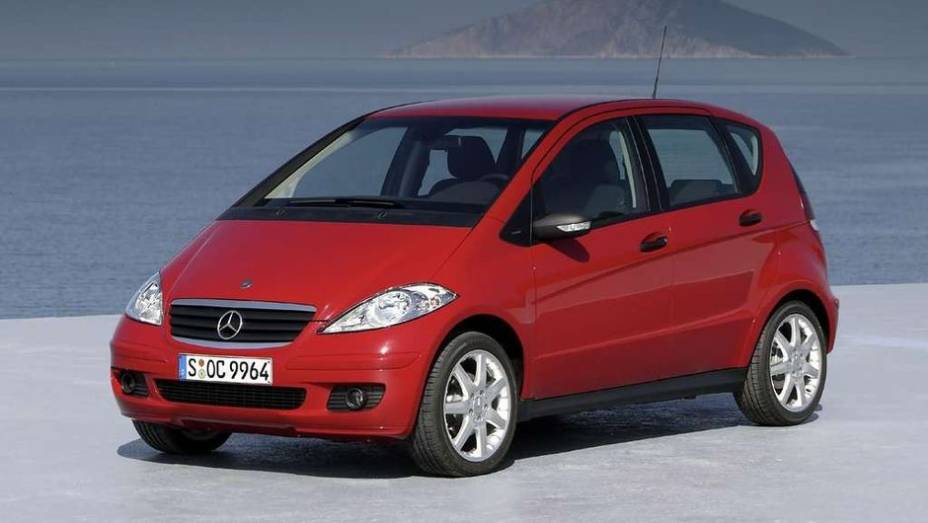 10º - Mercedes-Benz Classe A (1ª geração) - US$ 1.962 por unidade | <a href="https://beta-develop.quatrorodas.abril.com.br/noticias/mercado/estudo-vw-tem-prejuizo-us-6-27-milhoes-cada-bugatti-veyron-755638.shtml" rel="migration">Leia mais</a>