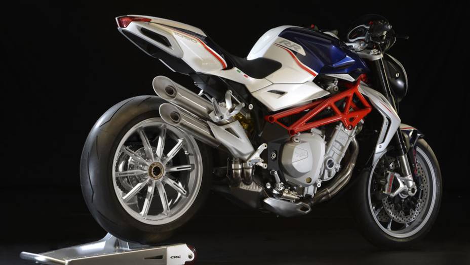 Pot&ecirc;ncia m&aacute;xima de 158 cv a 11.900 rpm | <a href="https://beta-develop.quatrorodas.abril.com.br/moto/noticias/mv-agusta-confirma-cinco-lancamentos-brasil-756002.shtml" rel="migration">Leia mais</a>