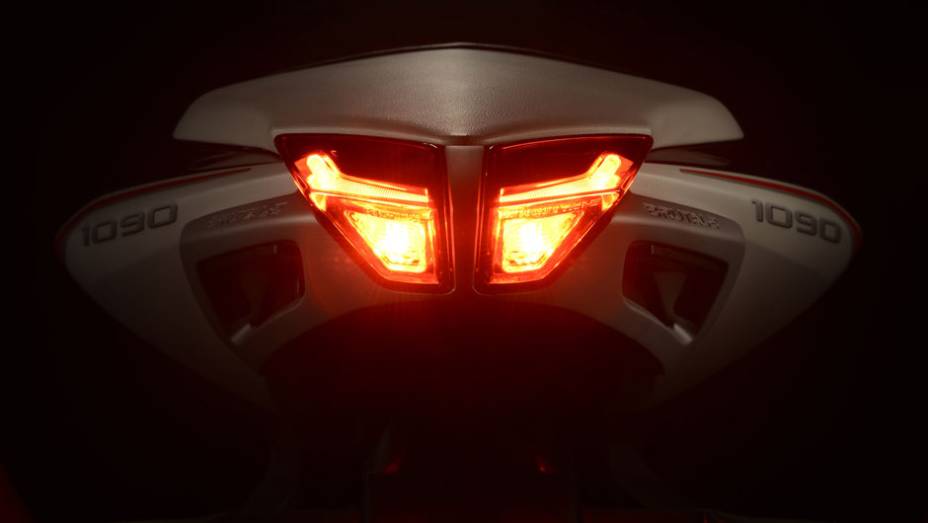 Estrutura modular com se&ccedil;&atilde;o tubular de treli&ccedil;a de a&ccedil;o e chapas de alum&iacute;nio, oferecendo uma elevada rigidez torsional | <a href="https://beta-develop.quatrorodas.abril.com.br/moto/noticias/mv-agusta-confirma-cinco-lancamentos-brasil-756002.shtml" rel="migration">Leia mais</a>