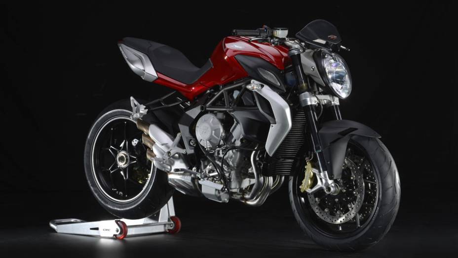 Torque m&aacute;ximo: 8.25 mkgf a 8.600 rpm | <a href="https://beta-develop.quatrorodas.abril.com.br/moto/noticias/mv-agusta-brutale-800-2014-chega-r-47-000-784936.shtml" rel="migration">Leia mais</a>