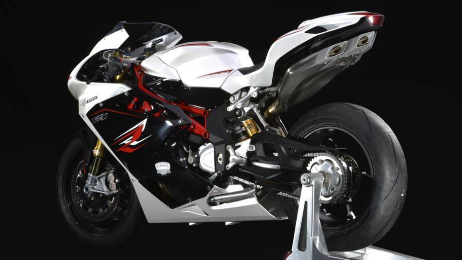 Potência máxima de 201 cv a 13.600 rpm | <a href="https://beta-develop.quatrorodas.abril.com.br/moto/noticias/mv-agusta-confirma-cinco-lancamentos-brasil-756002.shtml" rel="migration">Leia mais</a>