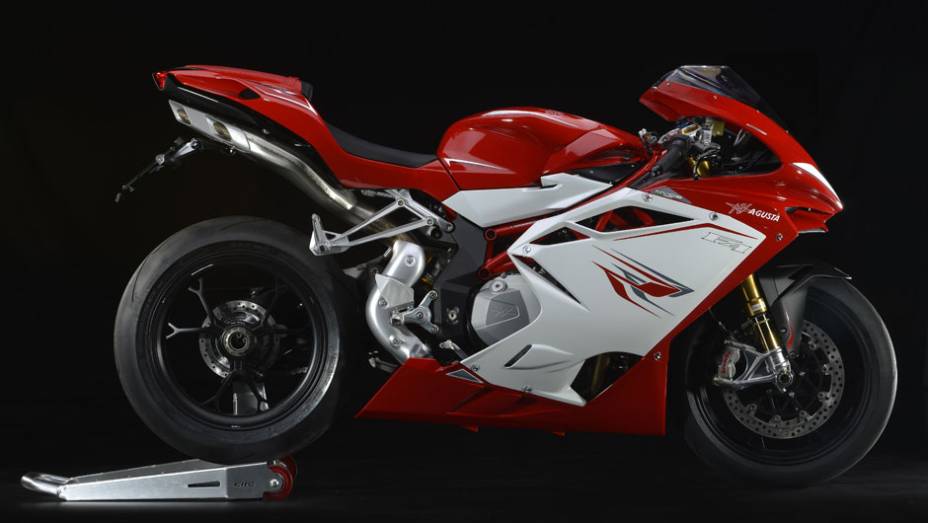 Torque m&aacute;ximo de 11.6 mkgf a 9.600 rpm | <a href="https://beta-develop.quatrorodas.abril.com.br/moto/noticias/mv-agusta-confirma-cinco-lancamentos-brasil-756002.shtml" rel="migration">Leia mais</a>