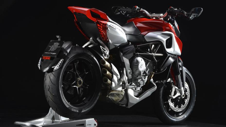 A MV Agusta ainda não divulgou mais detalhes técnicos da Rivale 800 2014 | <a href="https://beta-develop.quatrorodas.abril.com.br/moto/noticias/mv-agusta-confirma-cinco-lancamentos-brasil-756002.shtml" rel="migration">Leia mais</a>