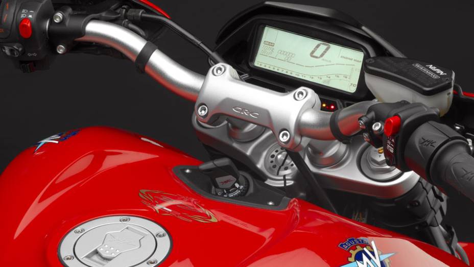 Detalhe do painel | <a href="https://beta-develop.quatrorodas.abril.com.br/moto/noticias/mv-agusta-confirma-cinco-lancamentos-brasil-756002.shtml" rel="migration">Leia mais</a>