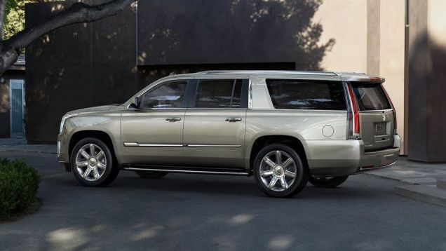 O carro impressiona pela riqueza de detalhes, bem como recursos tecnol&oacute;gicos, que foram incorporados ao modelo 2015 | <a href="https://beta-develop.quatrorodas.abril.com.br/noticias/fabricantes/cadillac-apresenta-nova-geracao-escalade-756397.shtml" rel="migration">Leia mais</a>