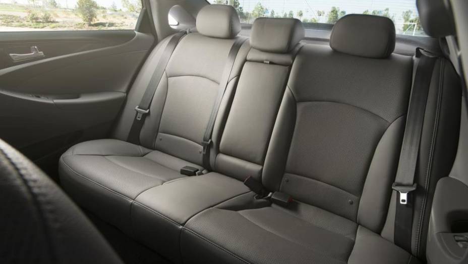 A vers&atilde;o de entrada do Sonata 2014, a GLS, ser&aacute; vendida nos Estados Unidos pelo pre&ccedil;o inicial de US$ 21.350 | <a href="https://beta-develop.quatrorodas.abril.com.br/noticias/fabricantes/hyundai-mostra-ultimo-facelift-atual-sonata-756422.shtml" rel="migration">Leia mais</a>