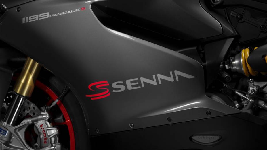 Ducati 1199 Panigale S Senna é exclusiva para o mercado brasileiro | <a href="https://beta-develop.quatrorodas.abril.com.br/moto/noticias/ducati-revela-1199-panigale-s-senna-salao-duas-rodas-756467.shtml" rel="migration">Leia mais</a>