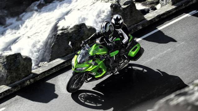 A motocicleta está equipada com um motor DOHC de 1043 cilindradas com quatro cilindros, 16 válvulas refrigerado a líquido | <a href="https://beta-develop.quatrorodas.abril.com.br/moto/noticias/kawasaki-lanca-ninja-1000-tourer-abs-salao-duas-rodas-756465.shtml" rel="migration">Leia mai</a> A motocicleta está equipada com um motor DOHC de 1043 cilindradas com quatro cilindros, 16 válvulas refrigerado a líquido | <a href="https://beta-develop.quatrorodas.abril.com.br/moto/noticias/kawasaki-lanca-ninja-1000-tourer-abs-salao-duas-rodas-756465.shtml" rel="migration">Leia mai</a>