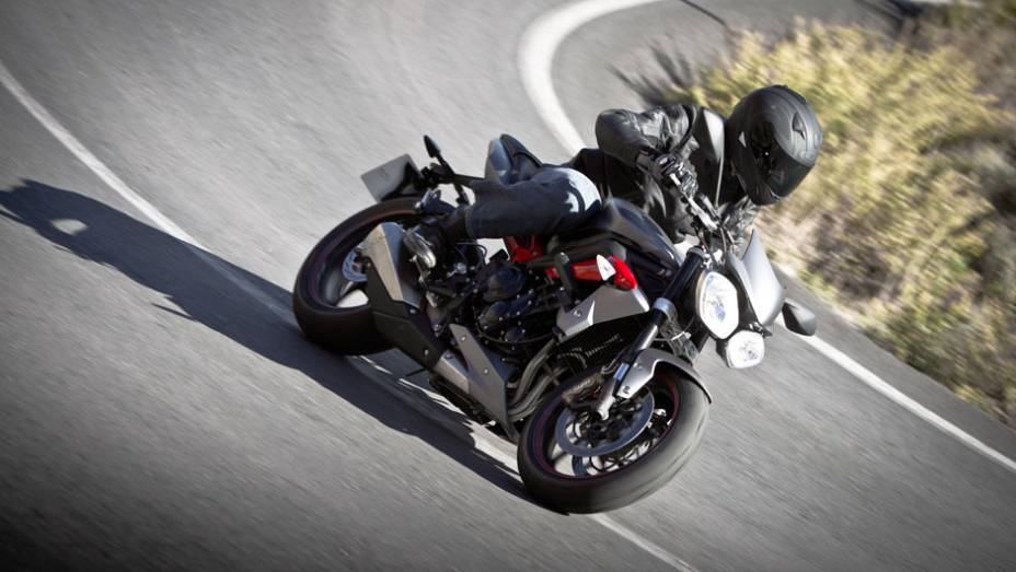Com um pre&ccedil;o p&uacute;blico sugerido de R$ 34.900,00, modelo j&aacute; est&aacute; sendo vendido no Brasil | <a href="https://beta-develop.quatrorodas.abril.com.br/moto/noticias/triumph-revela-lancamentos-salao-duas-rodas-756393.shtml" rel="migration">Leia mais</a>