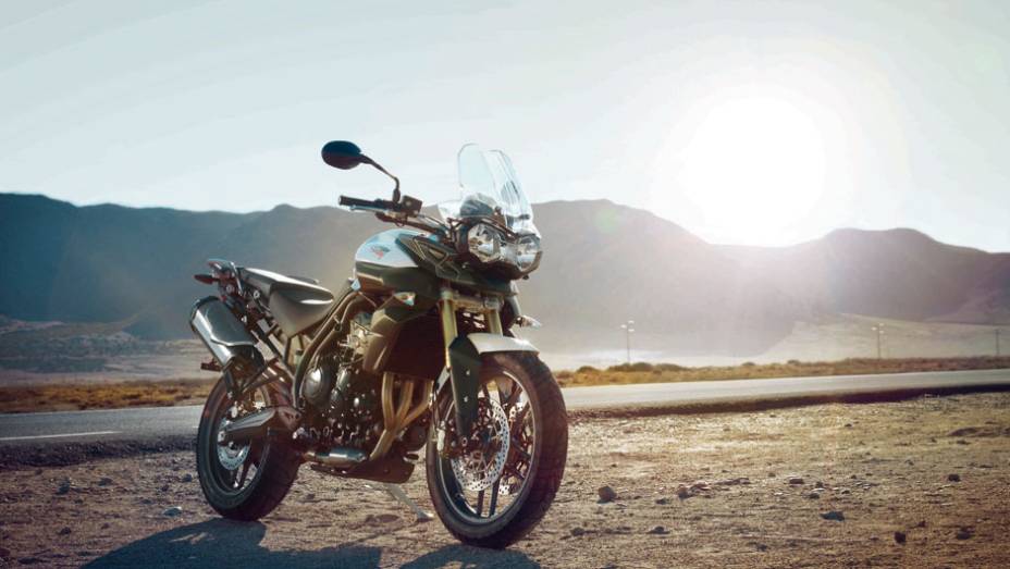 Triumph lan&ccedil;a Tiger 800 no Sal&atilde;o Duas Rodas 2013 | <a href="https://beta-develop.quatrorodas.abril.com.br/moto/noticias/triumph-revela-lancamentos-salao-duas-rodas-756393.shtml" rel="migration">Leia mais</a>