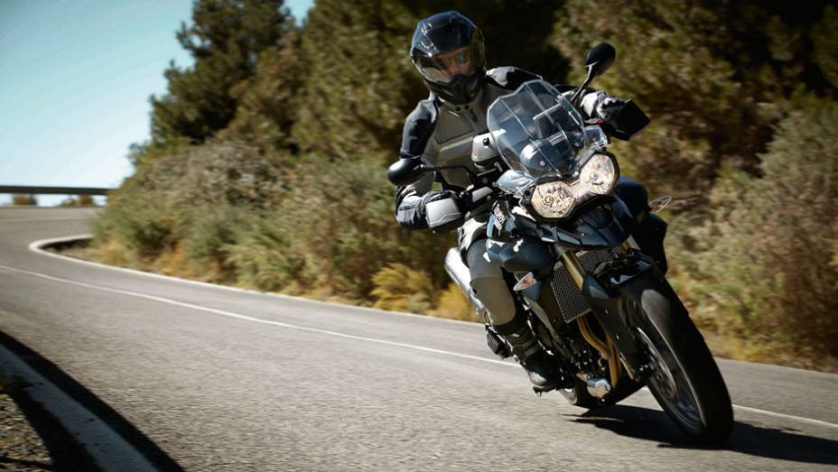 Tiger 800 tem pre&ccedil;o p&uacute;blico sugerido de R$ 35.900,00 | <a href="https://beta-develop.quatrorodas.abril.com.br/moto/noticias/triumph-revela-lancamentos-salao-duas-rodas-756393.shtml" rel="migration">Leia mais</a>
