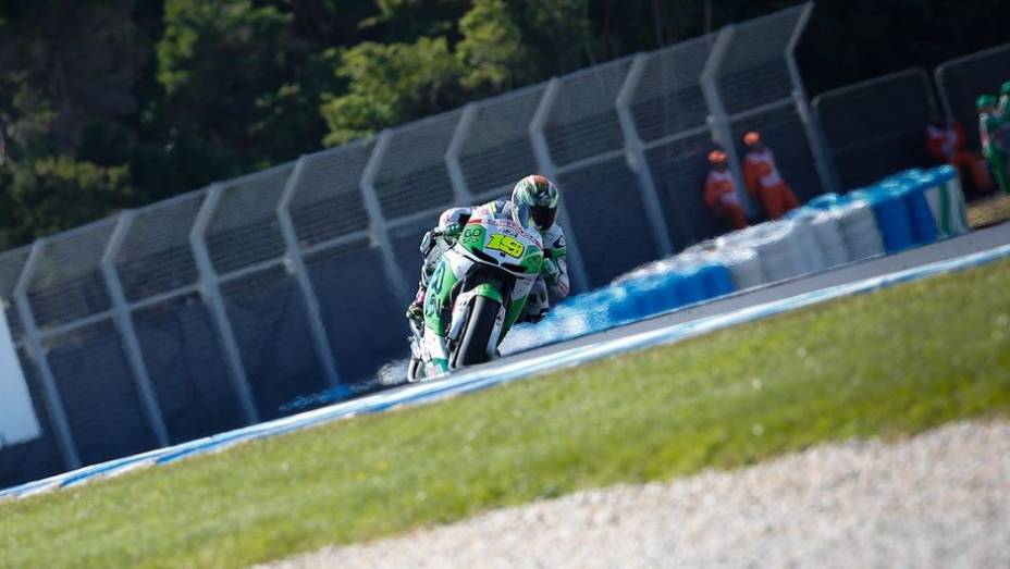 Quem surpreendeu foi Álvaro Bautista (GO&FUN Honda Gresini), que abrirá a segunda fila | <a href="https://beta-develop.quatrorodas.abril.com.br/moto/noticias/motogp-lorenzo-pole-australia-757585.shtml" rel="migration">Leia mais</a> Quem surpreendeu foi Álvaro Bautista (GO&FUN Honda Gresini), que abrirá a segunda fila | <a href="https://beta-develop.quatrorodas.abril.com.br/moto/noticias/motogp-lorenzo-pole-australia-757585.shtml" rel="migration">Leia mais</a>