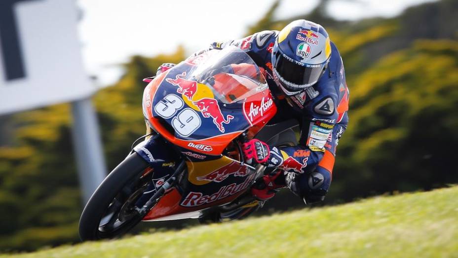 Já na Moto3, o domínio foi de Luís Salom (Red Bull KTM Ajo) | <a href="https://beta-develop.quatrorodas.abril.com.br/moto/noticias/motogp-lorenzo-pole-australia-757585.shtml" rel="migration">Leia mais</a> Já na Moto3, o domínio foi de Luís Salom (Red Bull KTM Ajo) | <a href="https://beta-develop.quatrorodas.abril.com.br/moto/noticias/motogp-lorenzo-pole-australia-757585.shtml" rel="migration">Leia mais</a>