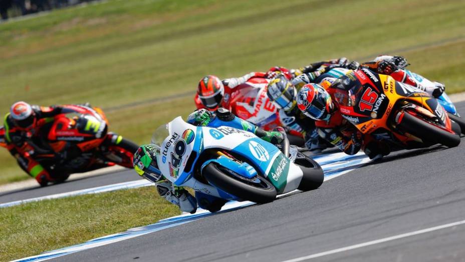 Na Moto2, a vitória ficou com Pol Espargaró | <a href="https://beta-develop.quatrorodas.abril.com.br/moto/noticias/motogp-lorenzo-vence-embola-campeonato-757595.shtml" rel="migration">Leia mais</a>