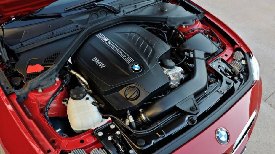 Há diversos tipos de motorização, a diesel e a gasolina | <a href="https://beta-develop.quatrorodas.abril.com.br/noticias/fabricantes/bmw-revela-serie-2-completo-758127.shtml" rel="migration">Leia mais</a>