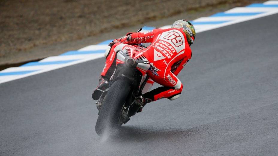 De modo surpreendente, a terceira coloca&ccedil;&atilde;o foi ocupada pelo norte-americano Nicky Hayden | <a href="https://beta-develop.quatrorodas.abril.com.br/moto/noticias/motogp-lorenzo-voa-pole-japao-758277.shtml" rel="migration">Leia mais</a>