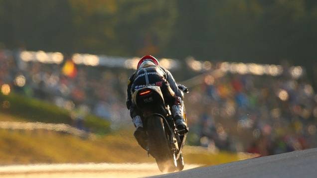 Na Moto2, o mais rápido do dia foi o finlandês Mika Kallio | <a href="https://beta-develop.quatrorodas.abril.com.br/moto/noticias/motogp-lorenzo-voa-pole-japao-758277.shtml" rel="migration">Leia mais</a> Na Moto2, o mais rápido do dia foi o finlandês Mika Kallio | <a href="https://beta-develop.quatrorodas.abril.com.br/moto/noticias/motogp-lorenzo-voa-pole-japao-758277.shtml" rel="migration">Leia mais</a>