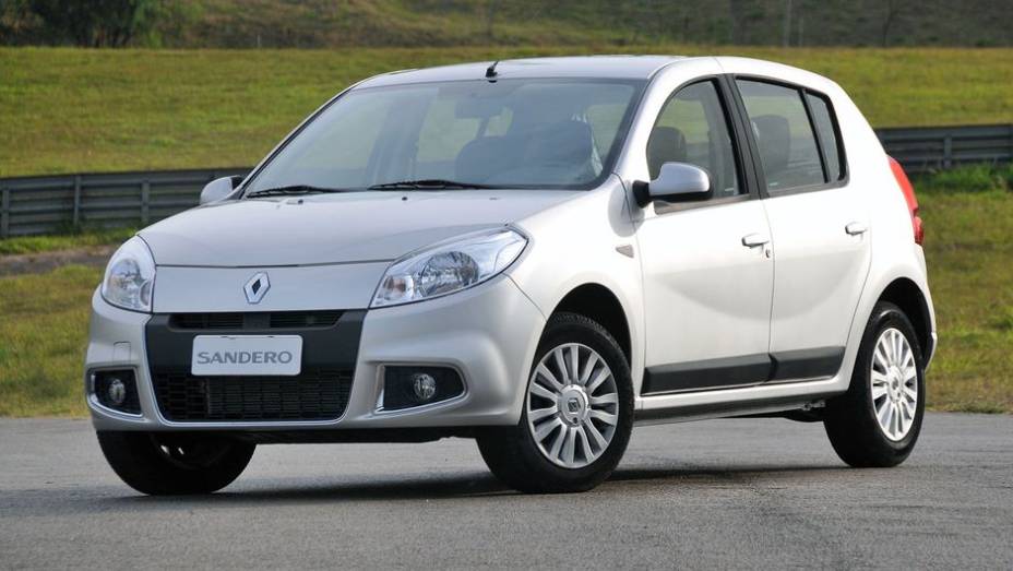 Renault Sandero | <a href="https://beta-develop.quatrorodas.abril.com.br/reportagens/servicos/carros-dao-mais-trabalho-mecanicos-758572.shtml" rel="migration">Saiba o porquê</a> | <a href="https://beta-develop.quatrorodas.abril.com.br/reportagens/servicos//montadoras-se-defendem-criticas-mecanicos-" rel="migration"></a>