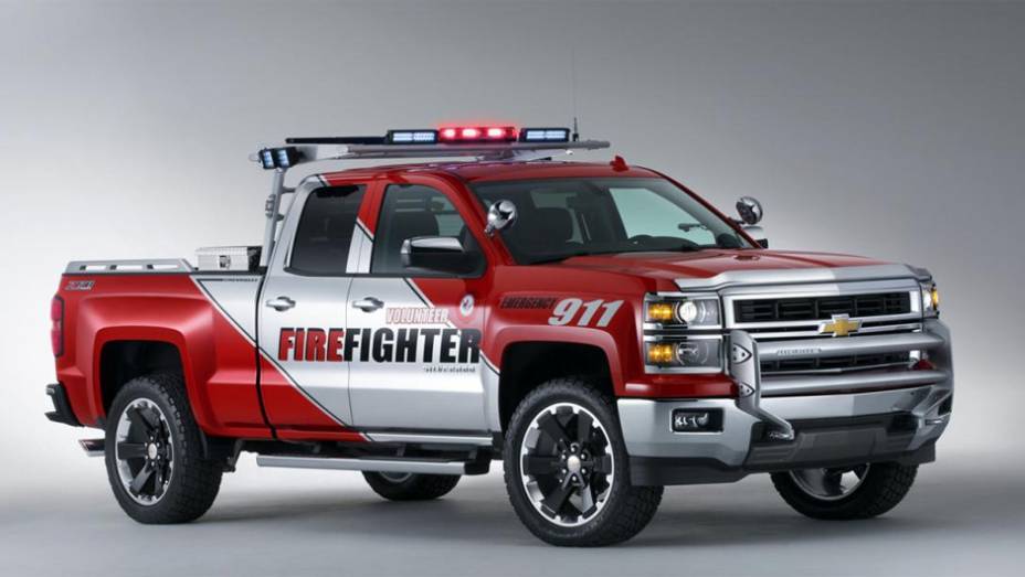 Chevrolet Silverado Volunteer Firefighter Concept | <a href="https://beta-develop.quatrorodas.abril.com.br/noticias/fabricantes/chevrolet-mostra-conceitos-silverado-black-ops-volunteer-firefighter-texas-755573.shtml" rel="migration">Leia mais</a>