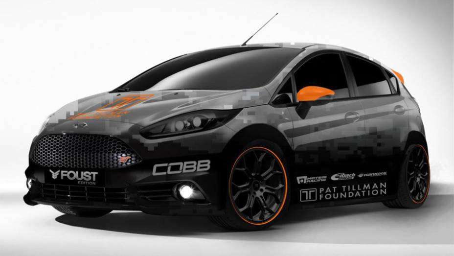 Tanner Foust Racing Fiesta ST | <a href="https://beta-develop.quatrorodas.abril.com.br/noticias/fabricantes/ford-levara-cinco-edicoes-especiais-fiesta-ao-sema-757477.shtml" rel="migration">Leia mais</a>