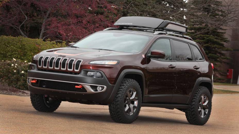 Jeep Cherokee Trail Carver | <a href="https://beta-develop.quatrorodas.abril.com.br/noticias/fabricantes/chrysler-revela-cinco-modelos-sema-show-758764.shtml" rel="migration">Leia mais</a> | <a href="https://beta-develop.quatrorodas.abril.com.br/galerias/especiais/sema-show-2013-parte-1-759076.shtm" rel="migration"></a>