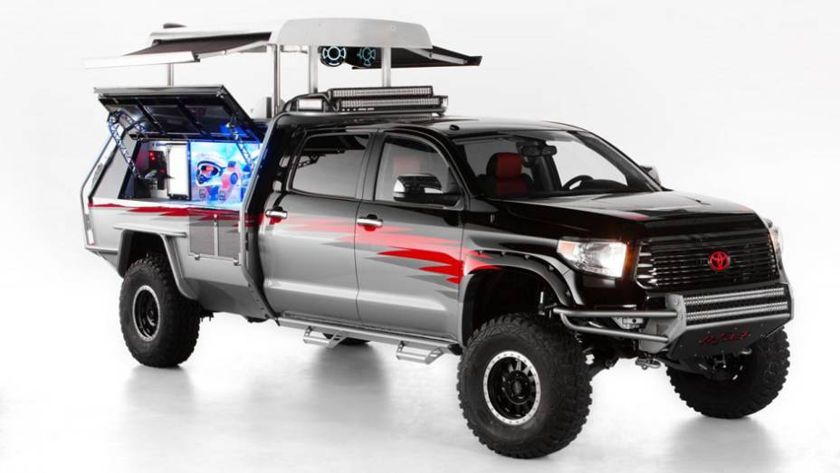 Toyota Lets Go Moto Tundra | <a href="https://beta-develop.quatrorodas.abril.com.br/noticias/fabricantes/toyota-levara-conceitos-rali-aventura-ao-sema-show-758949.shtml" rel="migration">Leia mais</a>