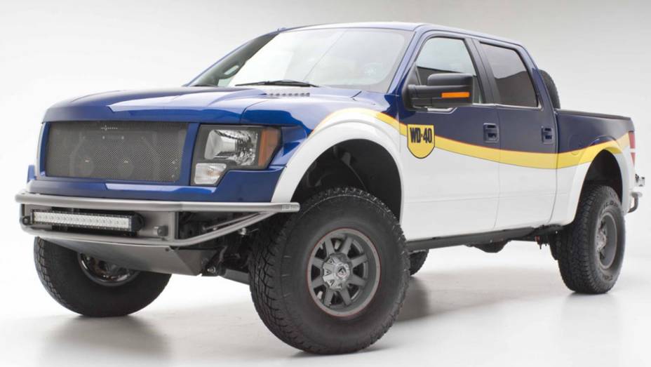 Ford F-150 modificada por Chip Foose e WD-40 | <a href="https://beta-develop.quatrorodas.abril.com.br/noticias/fabricantes/chip-foose-revela-ford-f-150-modificada-sema-show-759304.shtml" rel="migration">Leia mais</a> | <a href="https://beta-develop.quatrorodas.abril.com.br/galerias/especiais/sema-s" rel="migration"></a>