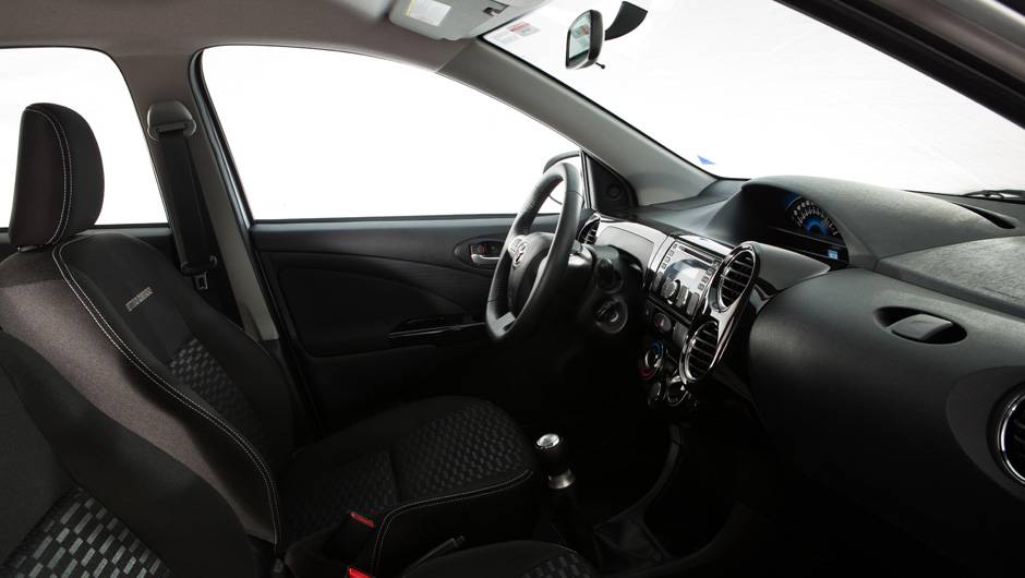Modelo chega &agrave;s concession&aacute;rias do Brasil a partir de 18 de novembro | <a href="https://beta-develop.quatrorodas.abril.com.br/carros/lancamentos/toyota-etios-cross-759424.shtml" rel="migration">Leia mais</a>